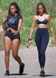Malia and Sasha Obama party with rapper Drake